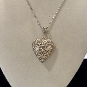 Silver Heart Filigree Pendant Necklace - Elegant Women's Jewelry